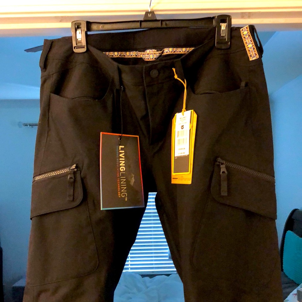 Burton ski pants! Never been worn! Price tag on
